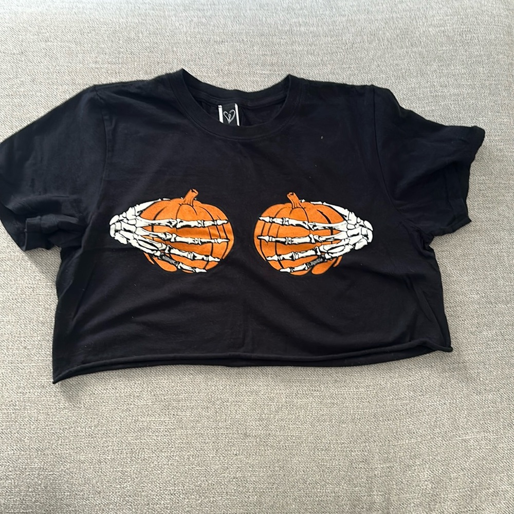 Windsor Halloween Crop Tee